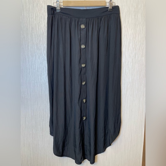 J. Jill Dresses & Skirts - J. Jill Black Button-Front Midi Skirt